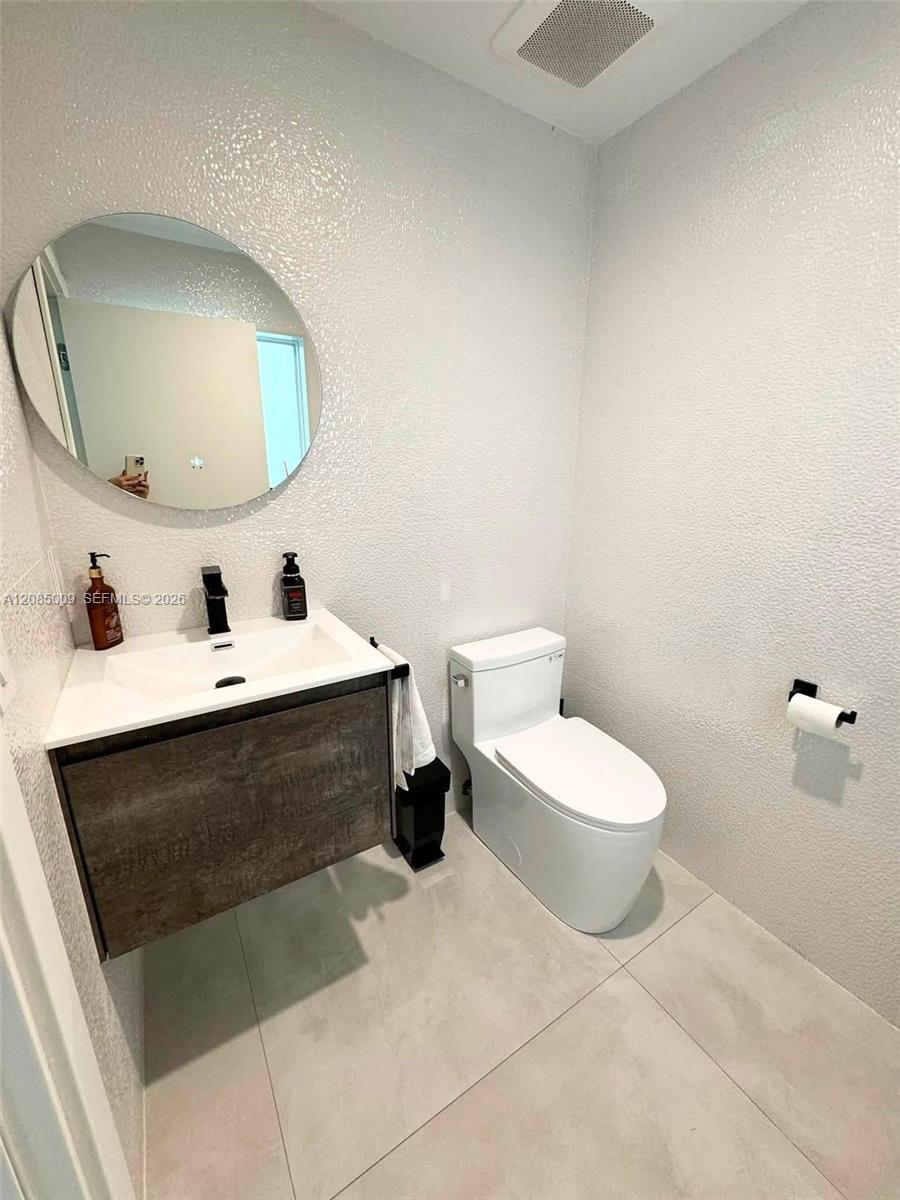 4827 Sw 34th Avenue Property Photo 6