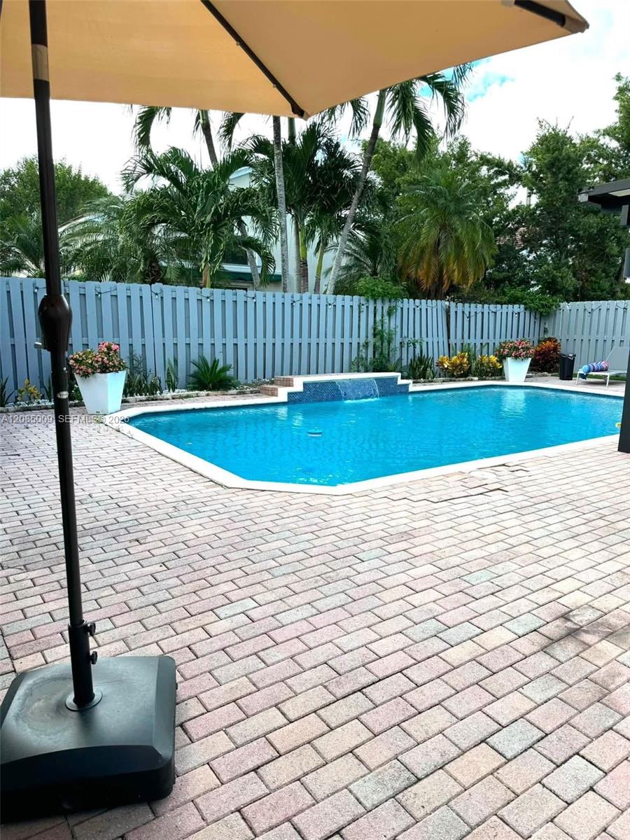4827 Sw 34th Avenue Property Photo 18