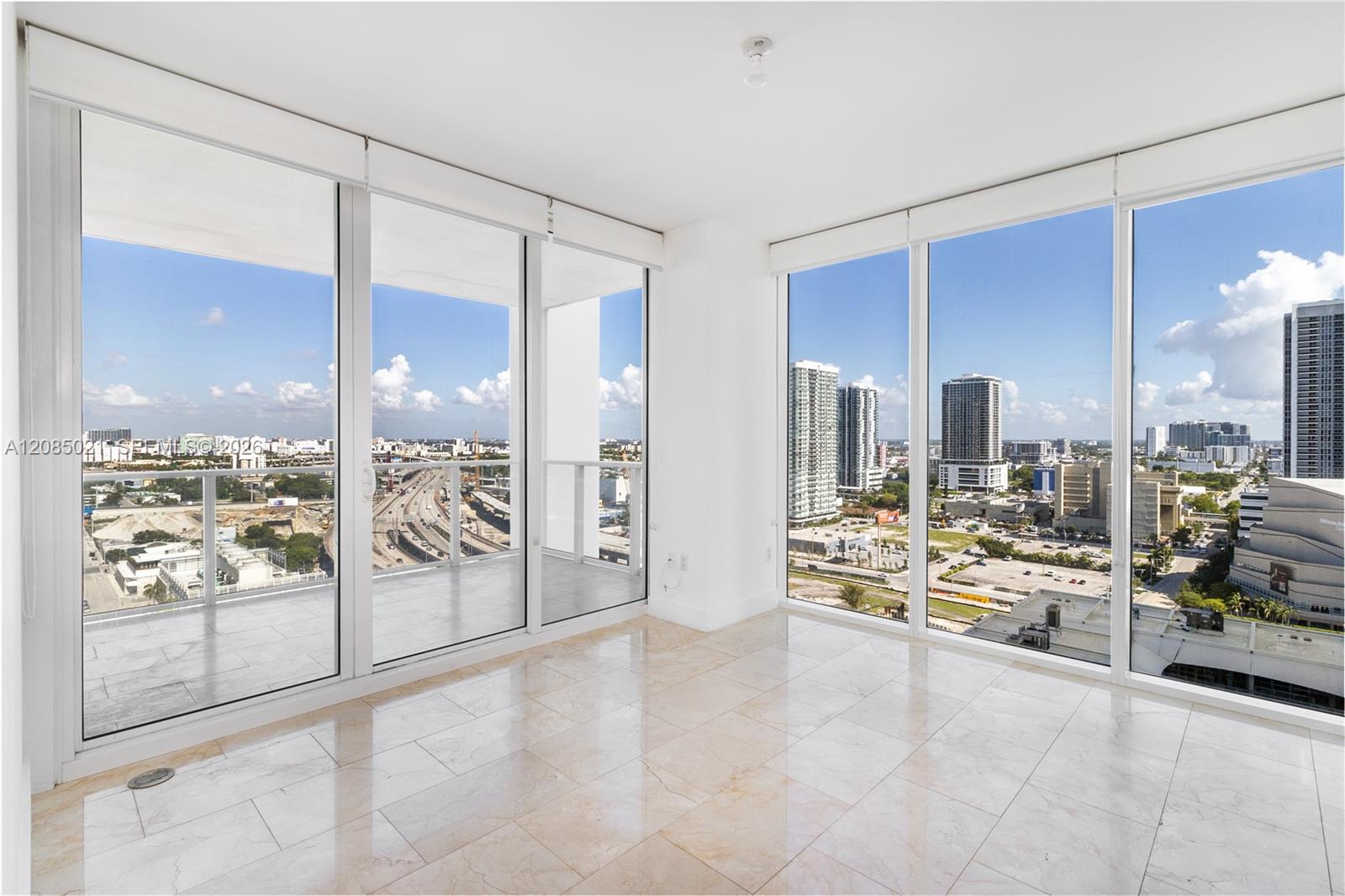 1040 Biscayne Boulevard 1806 Property Photo 25