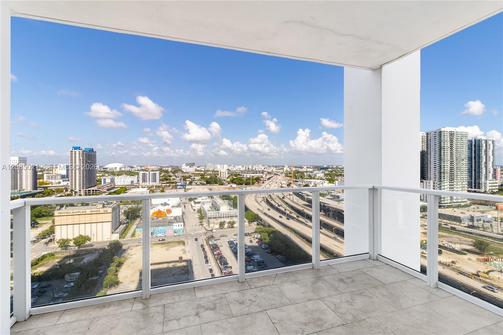 1040 Biscayne Boulevard 1806 Property Photo 29