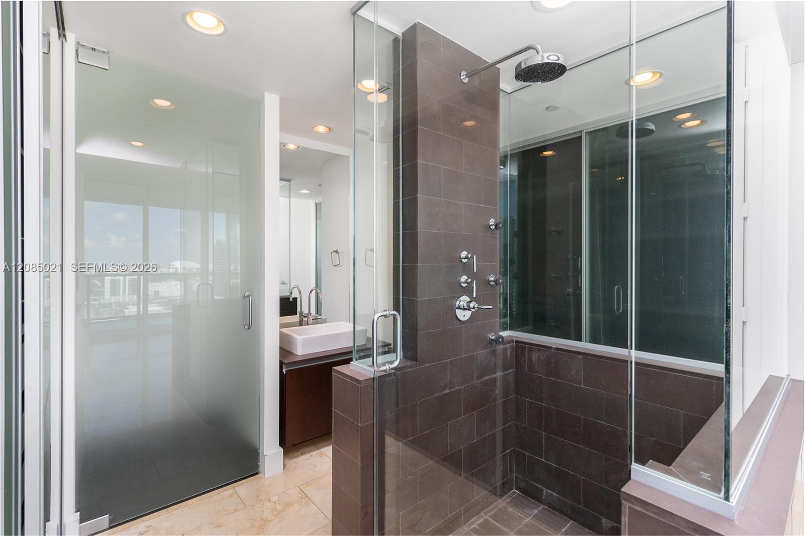 1040 Biscayne Boulevard 1806 Property Photo 59