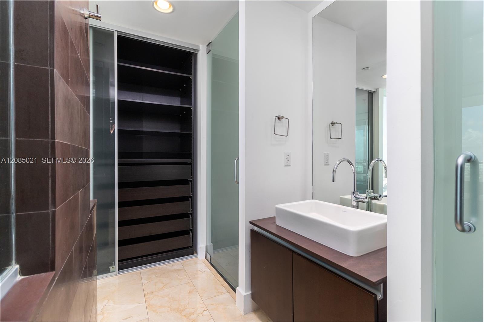 1040 Biscayne Boulevard 1806 Property Photo 63