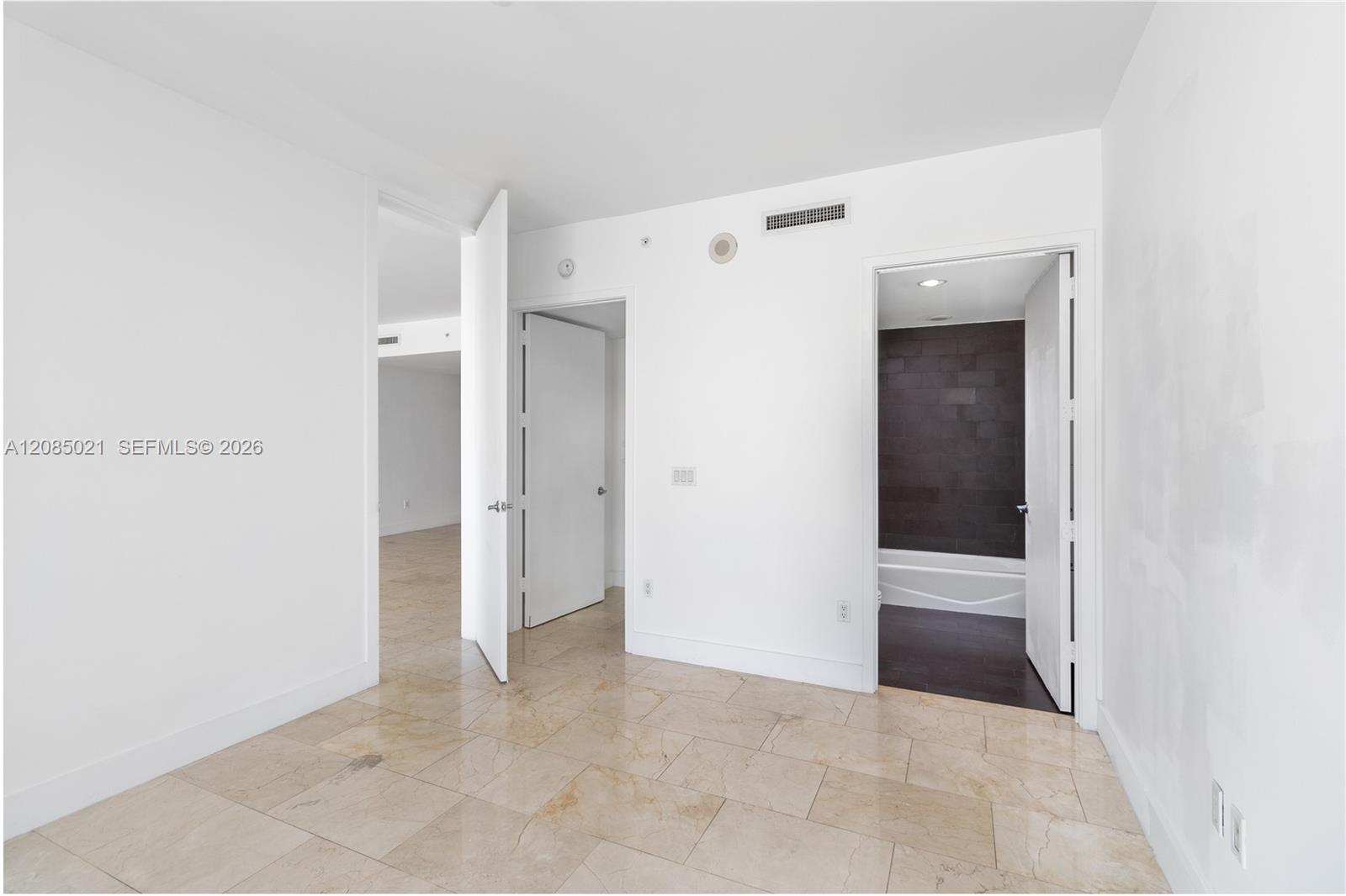 1040 Biscayne Boulevard 1806 Property Photo 74
