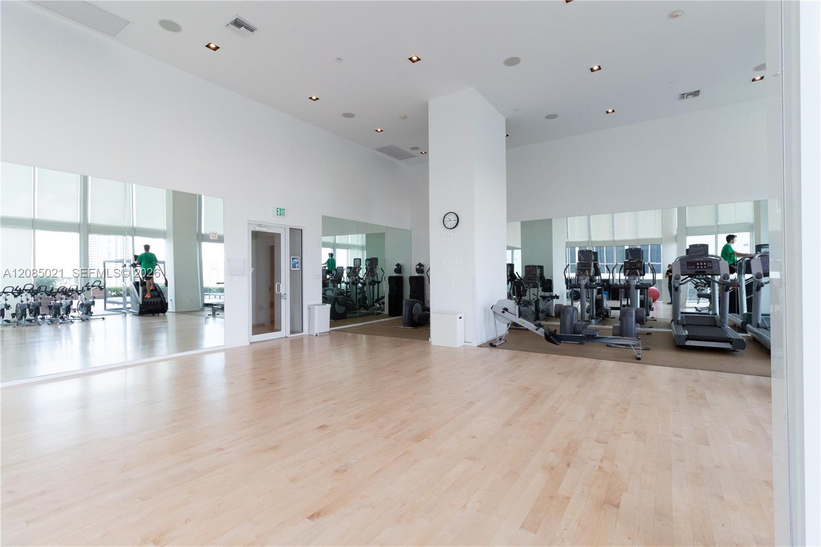 1040 Biscayne Boulevard 1806 Property Photo 110