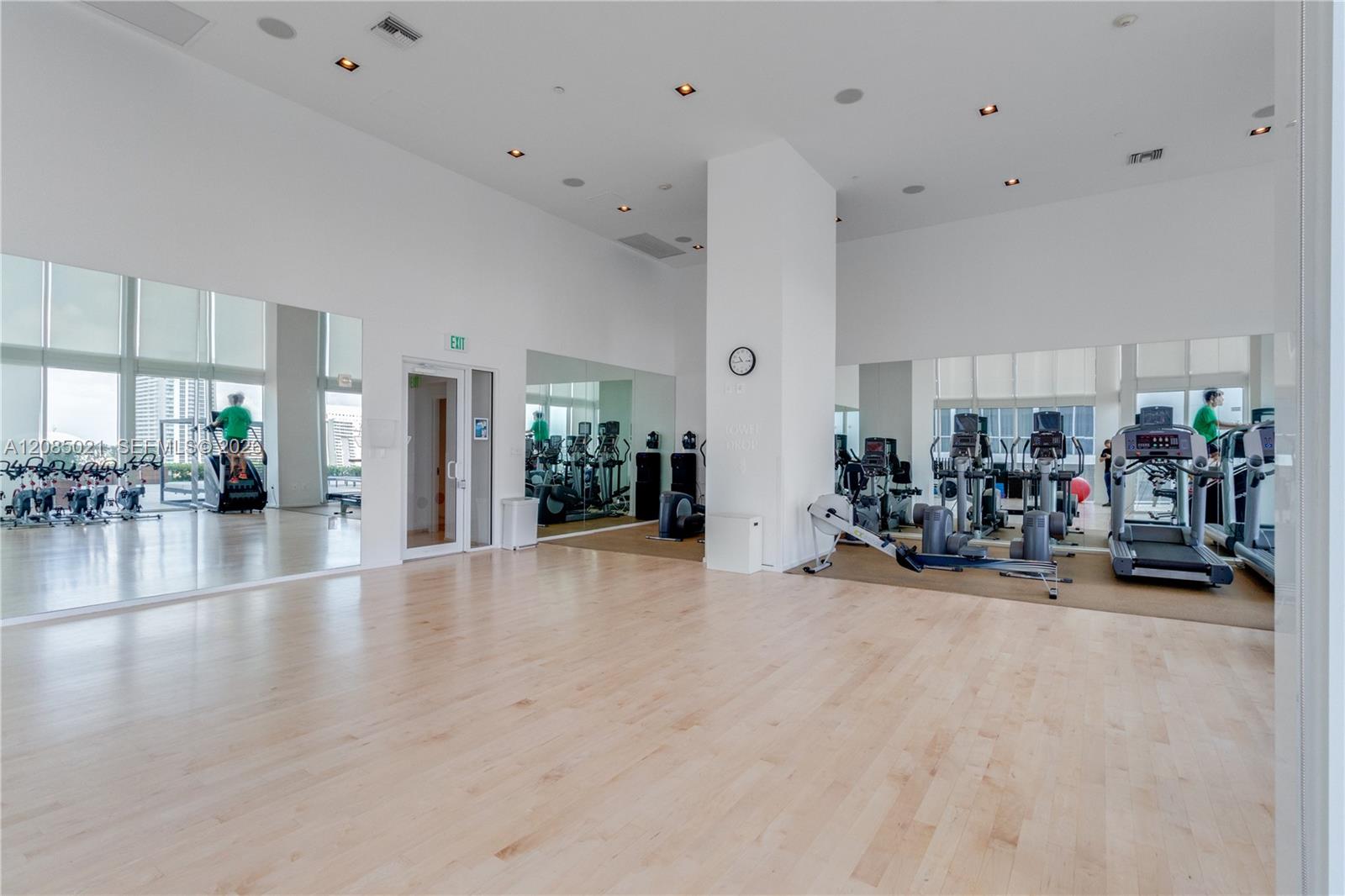 1040 Biscayne Boulevard 1806 Property Photo 112
