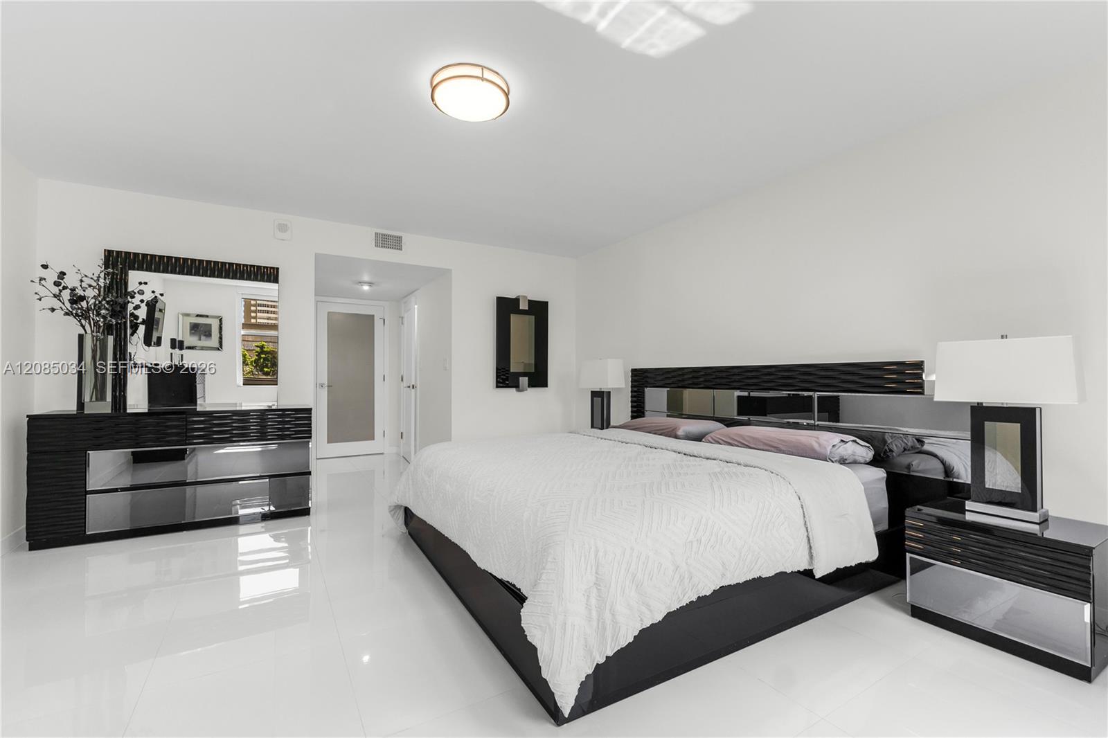 1920 S Ocean Drive 3a Property Photo 24