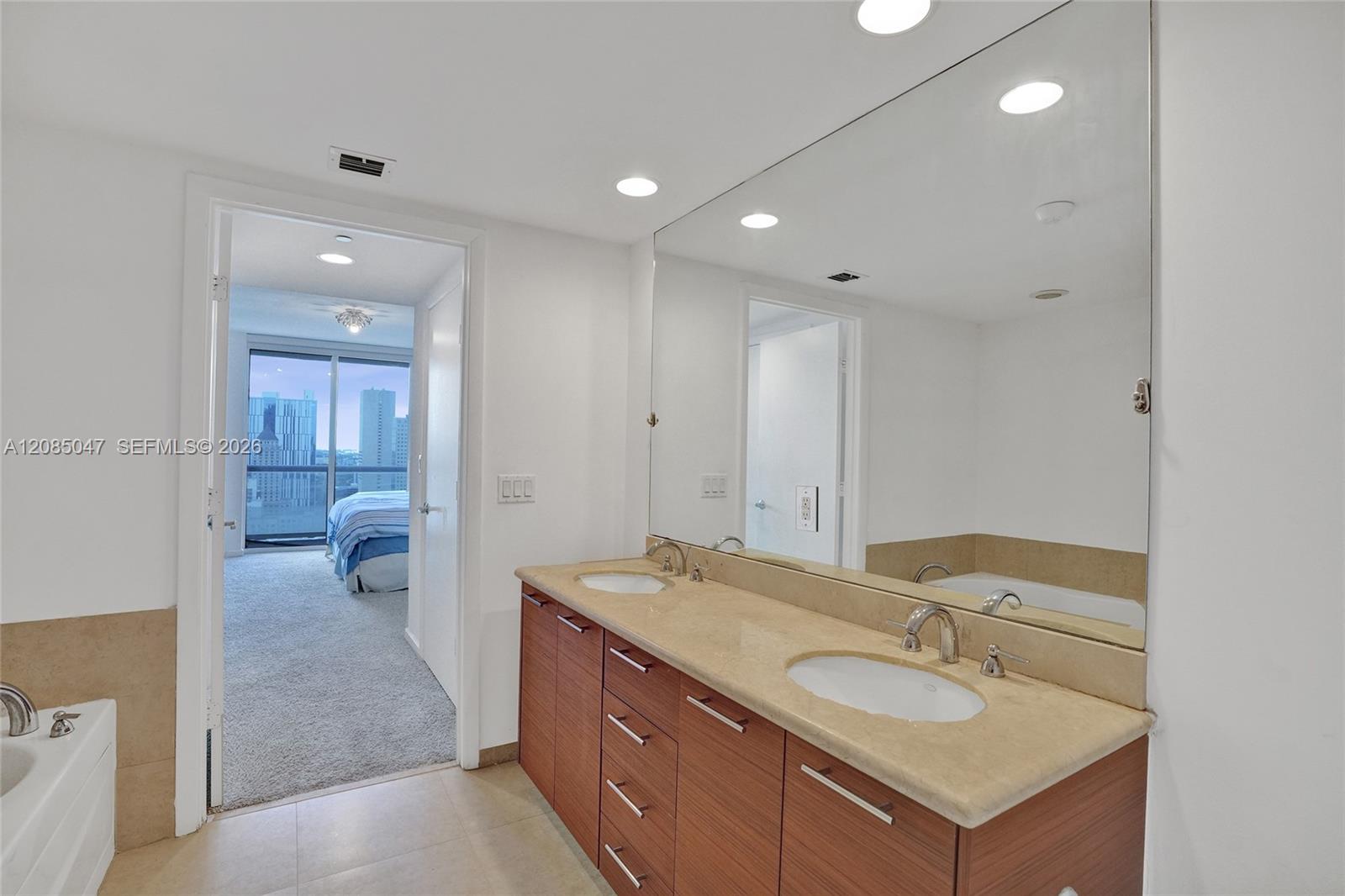 50 Biscayne Boulevard 2801 Property Photo 19