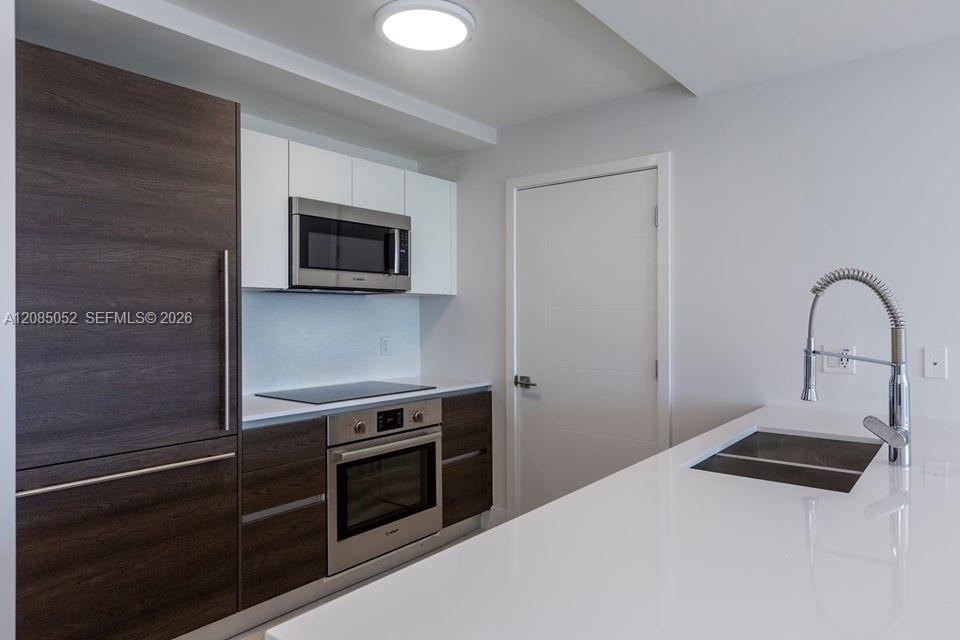 301 Altara Avenue 813 Property Photo 4