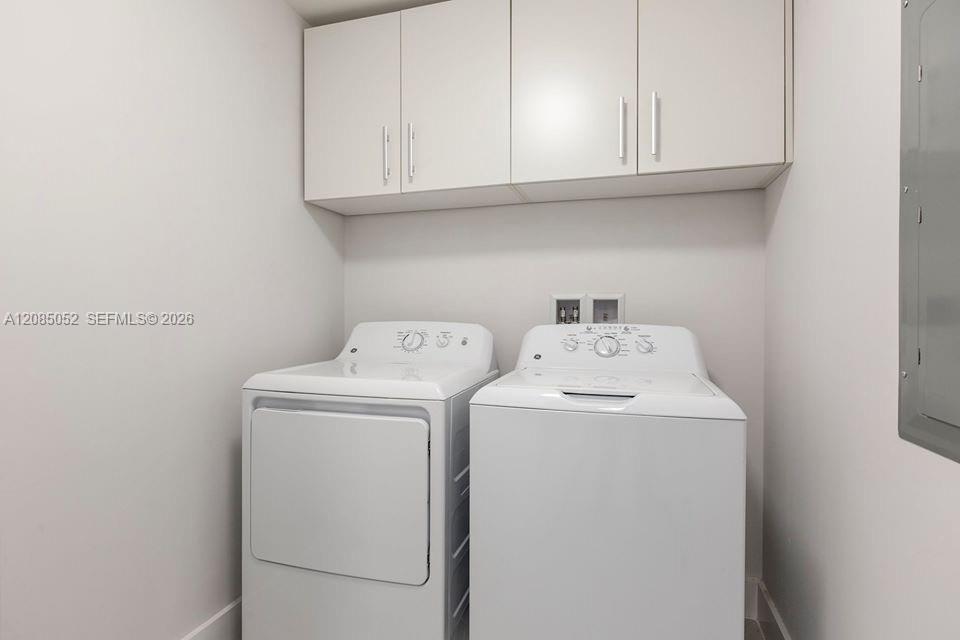 301 Altara Avenue 813 Property Photo 6
