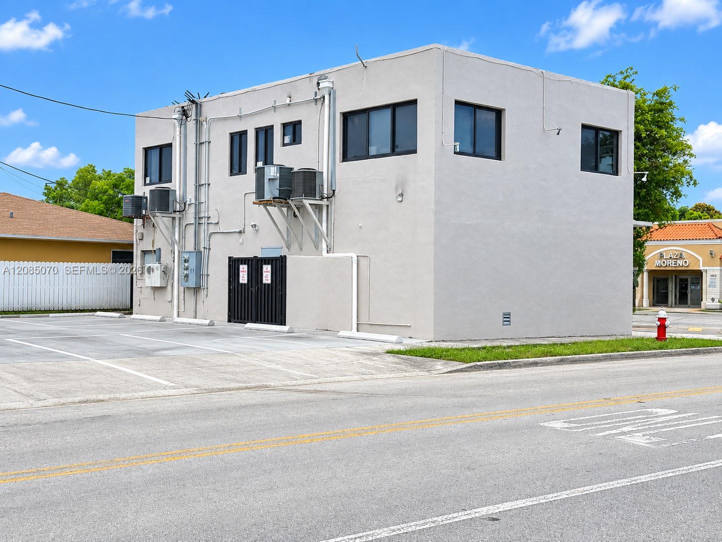 1602 Palm Avenue Property Photo 11