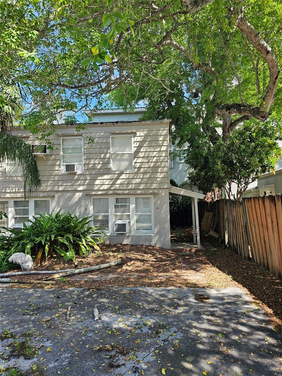807 Sw 4th Street Back Property Photo 1