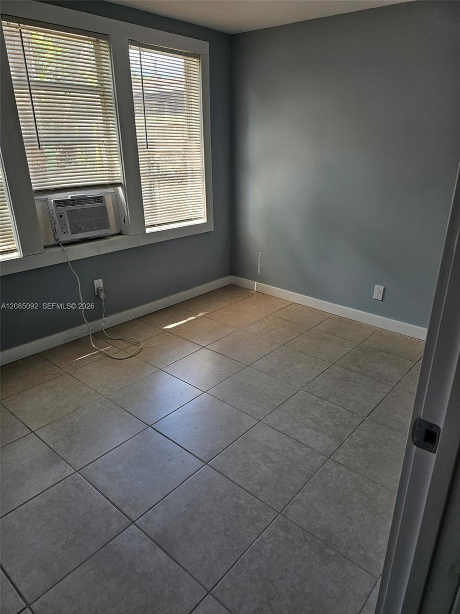 807 Sw 4th Street Back Property Photo 6