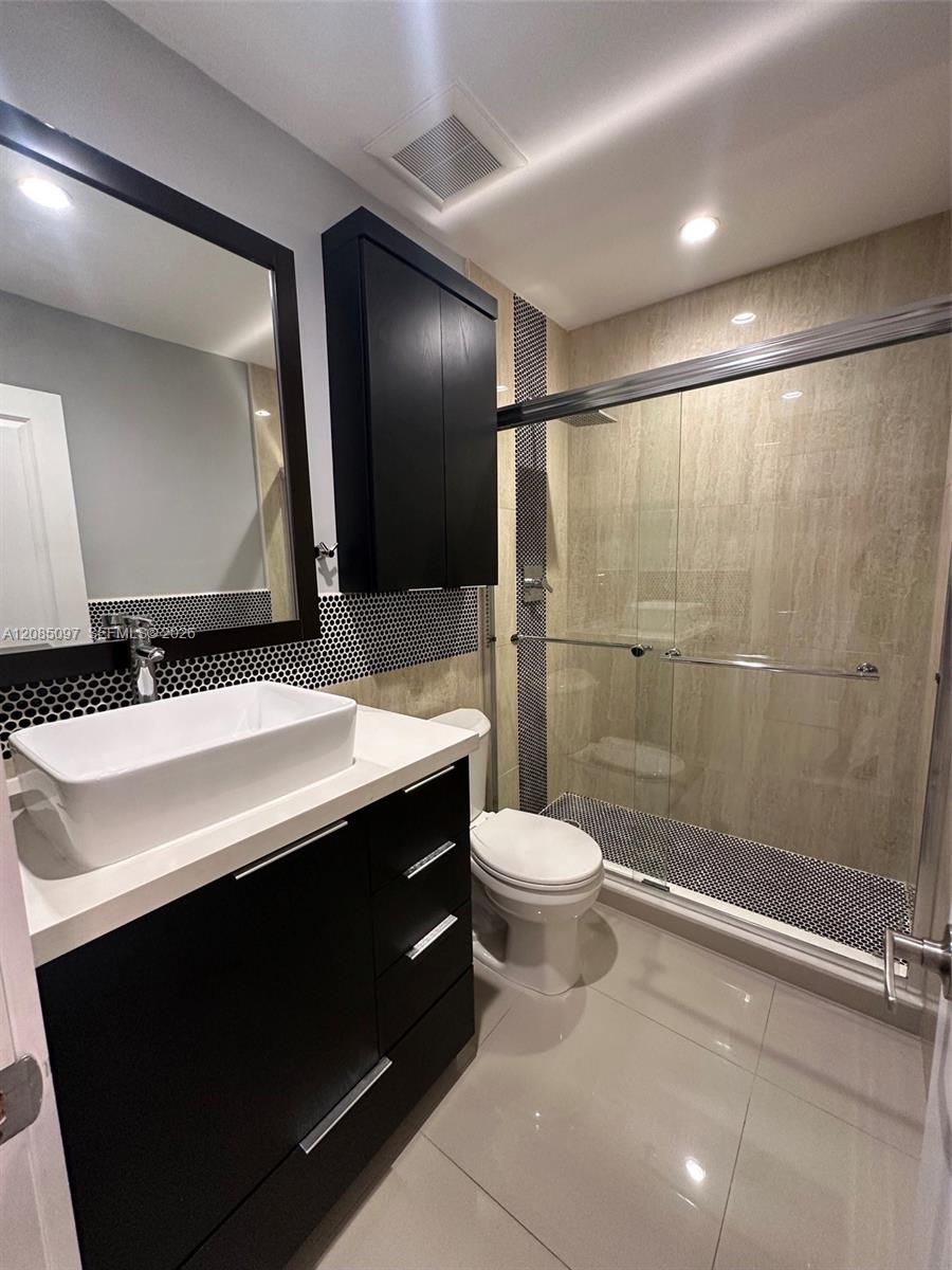 A12085097 Property Photo 28