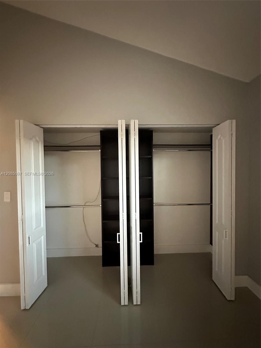 A12085097 Property Photo 32
