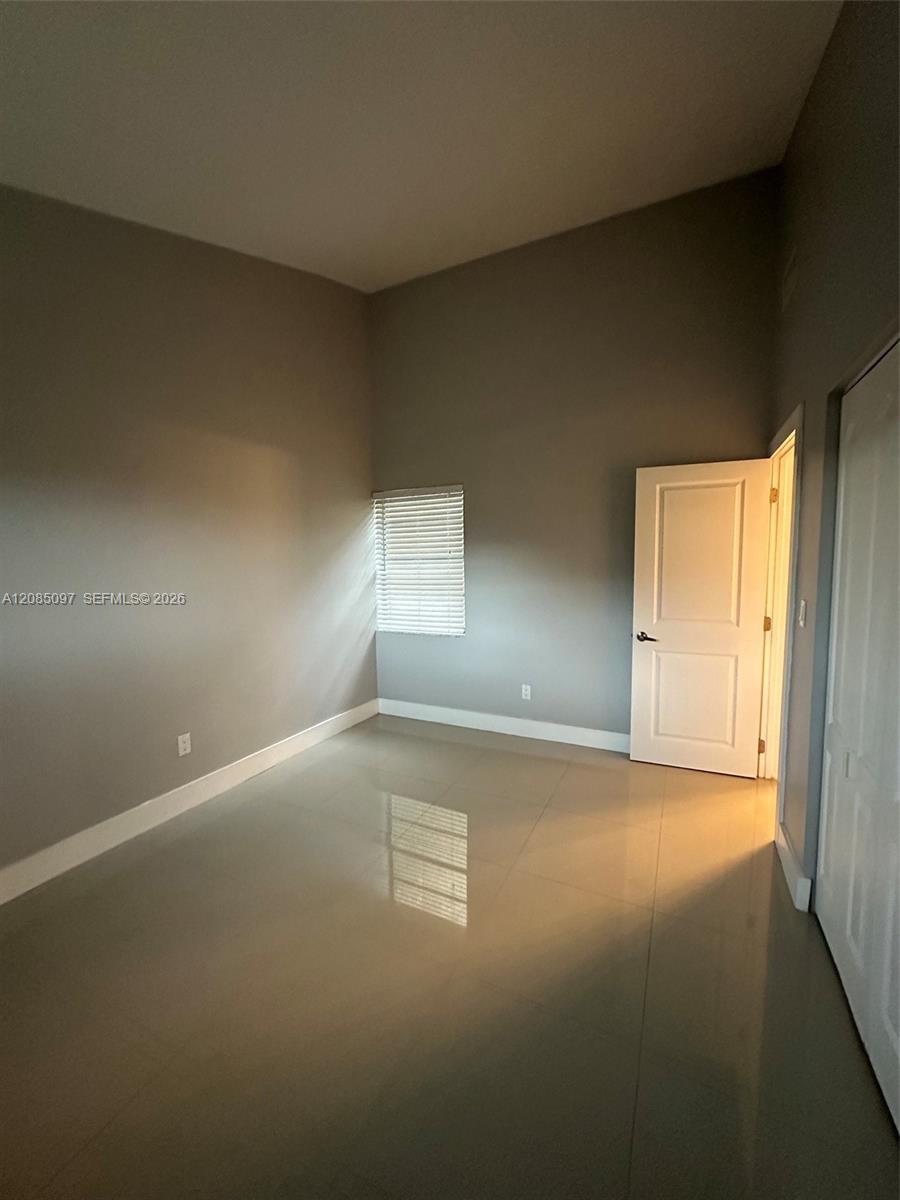 A12085097 Property Photo 33