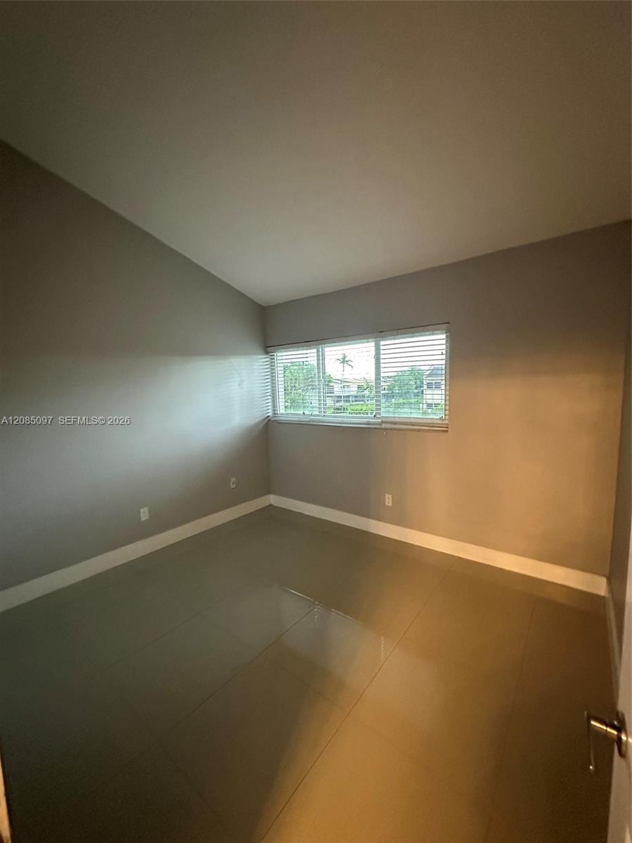 A12085097 Property Photo 35