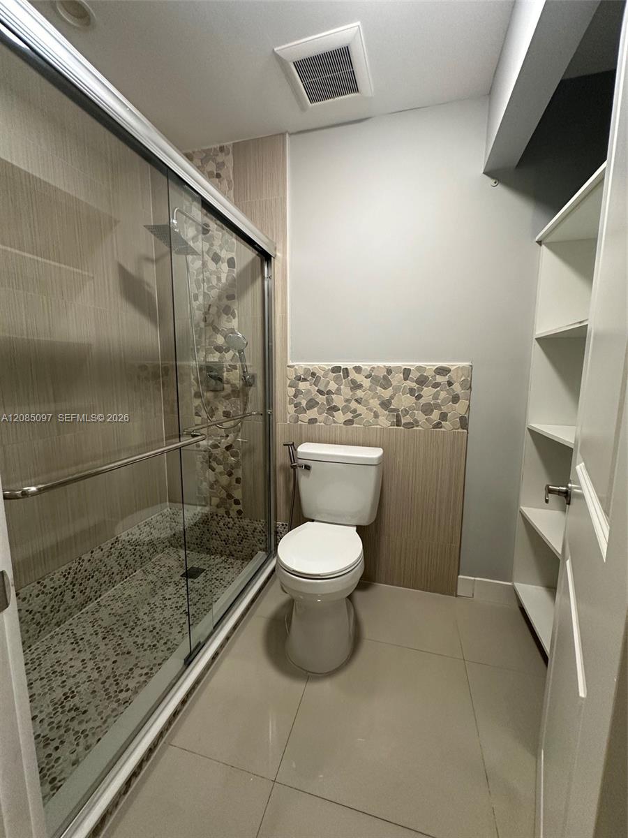 A12085097 Property Photo 44