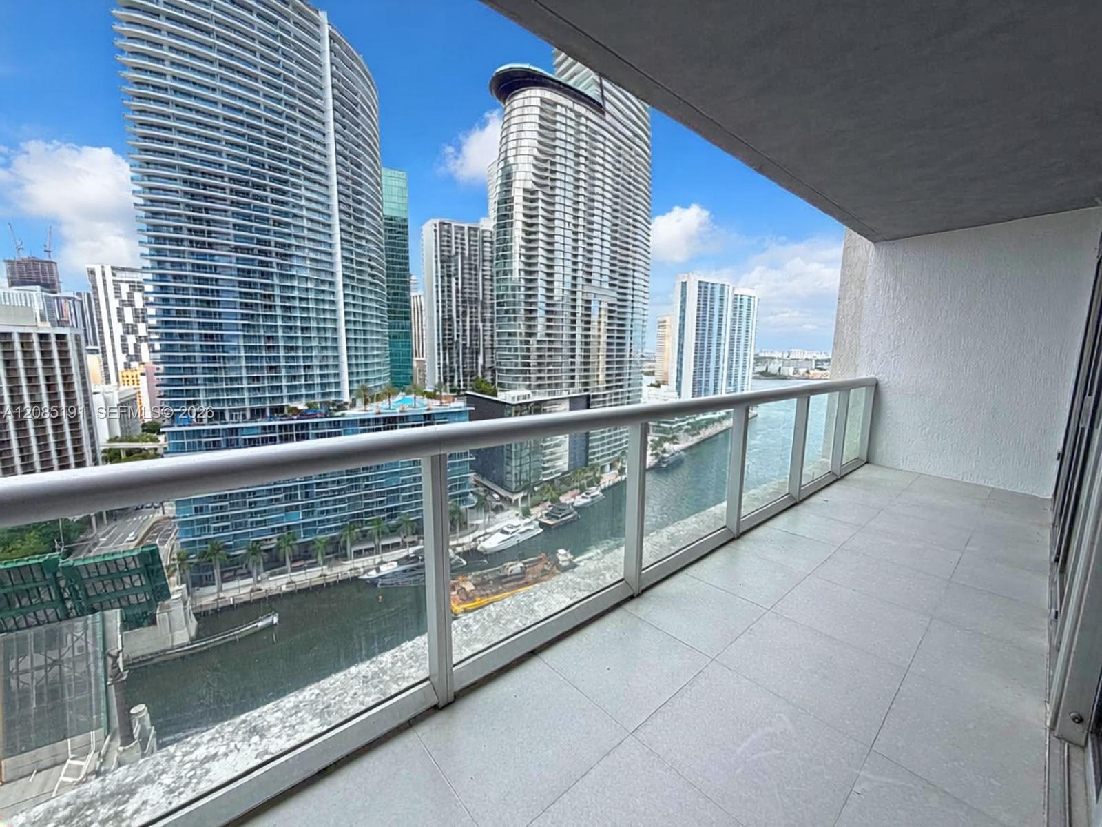 485 Brickell Avenue 2303 Property Photo 2