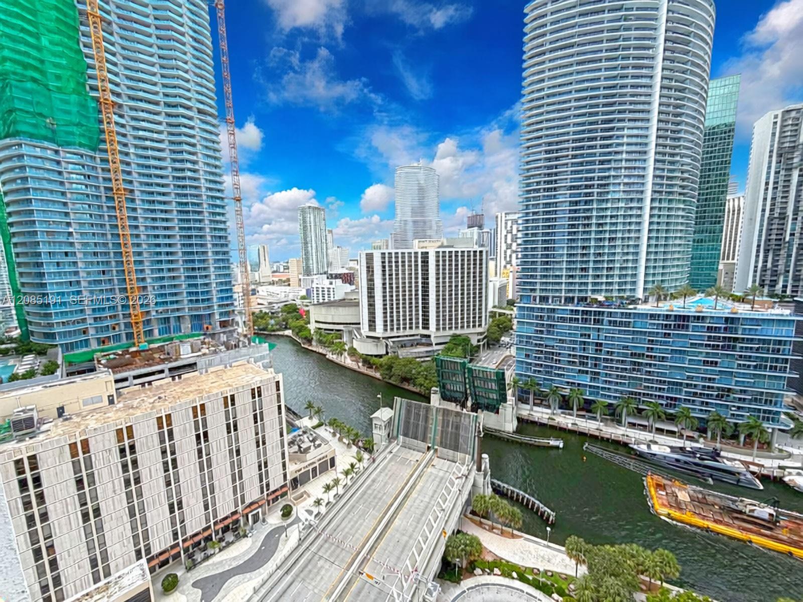 485 Brickell Avenue 2303 Property Photo 4