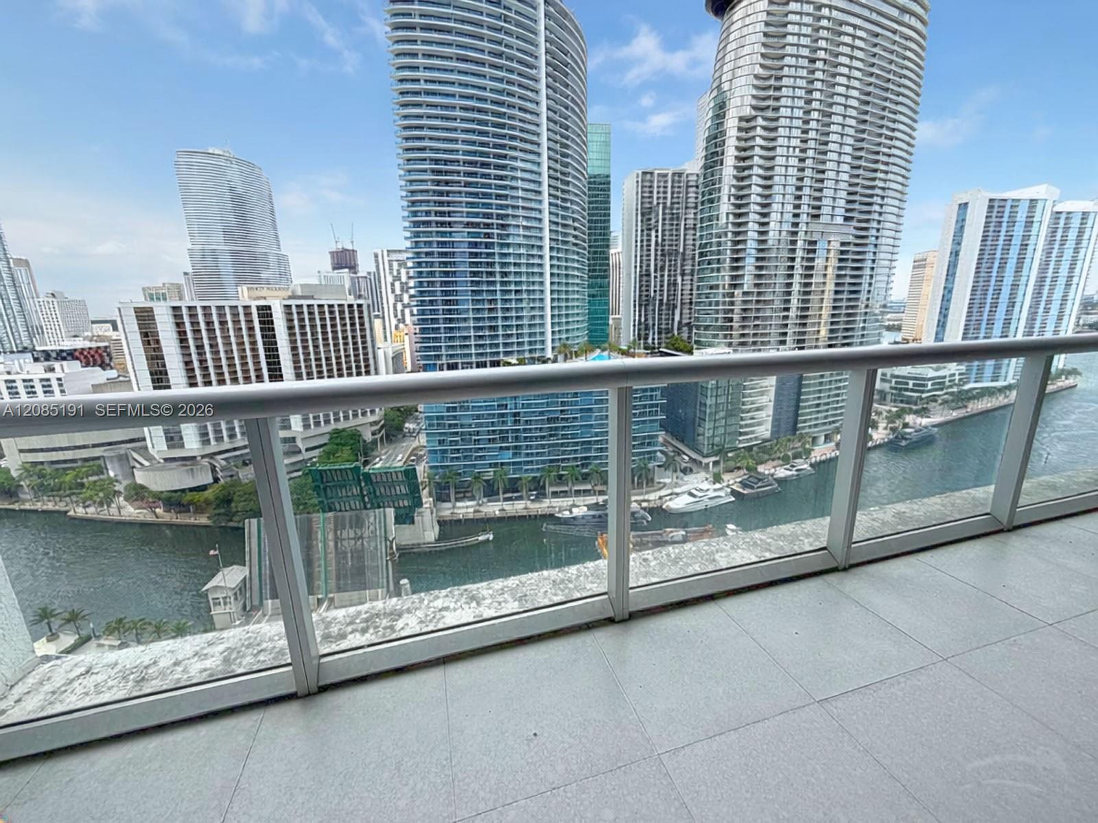 485 Brickell Avenue 2303 Property Photo 5