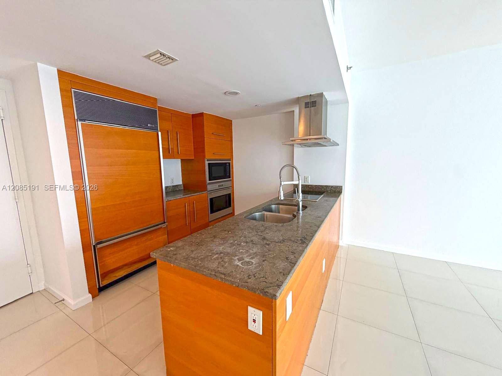 485 Brickell Avenue 2303 Property Photo 7