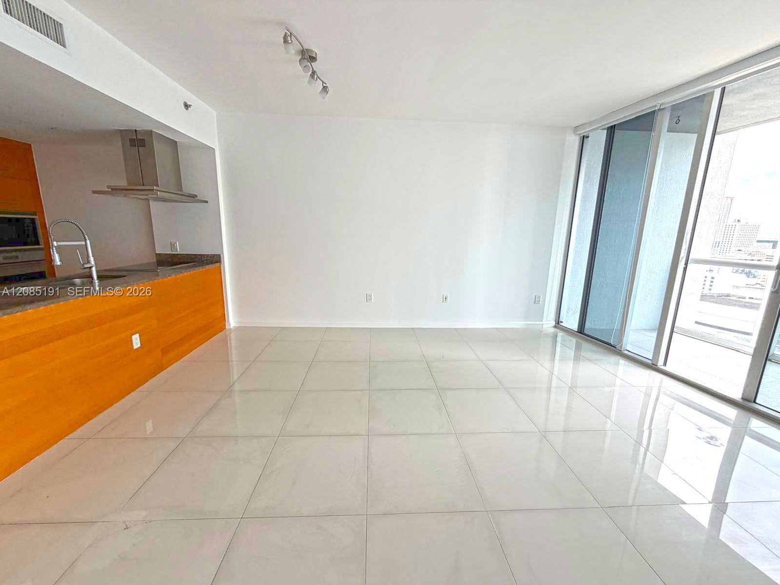 485 Brickell Avenue 2303 Property Photo 8