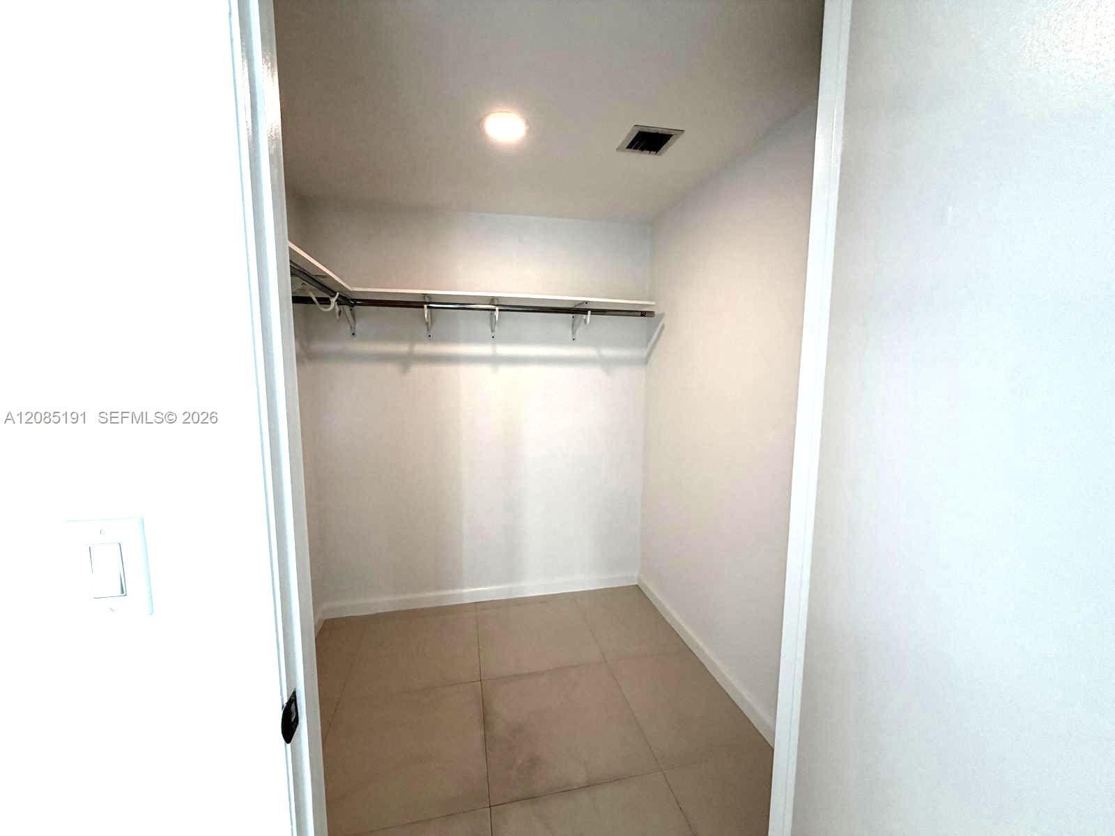 485 Brickell Avenue 2303 Property Photo 11