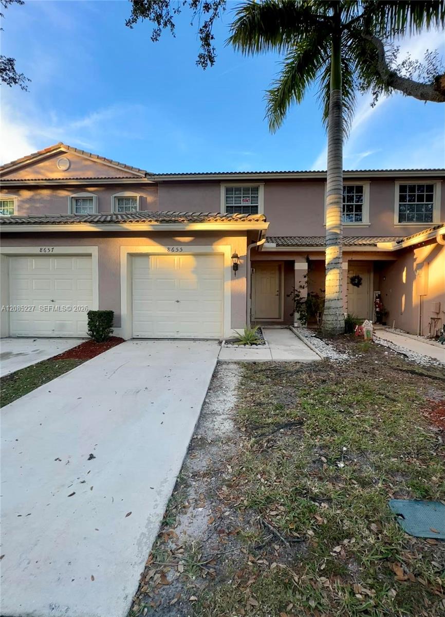 8655 N Southgate Shores Circle Property Photo 1
