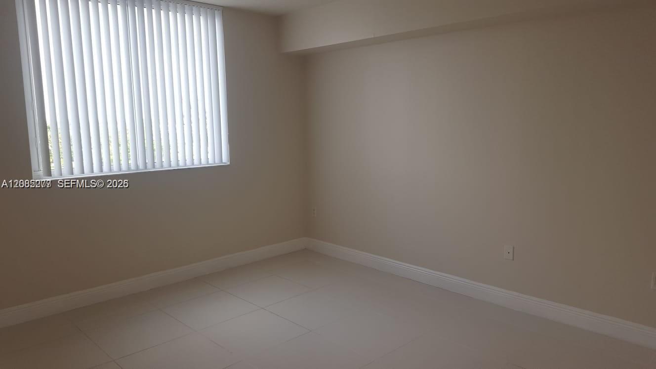 1861 S River Drive 804 Property Photo 10