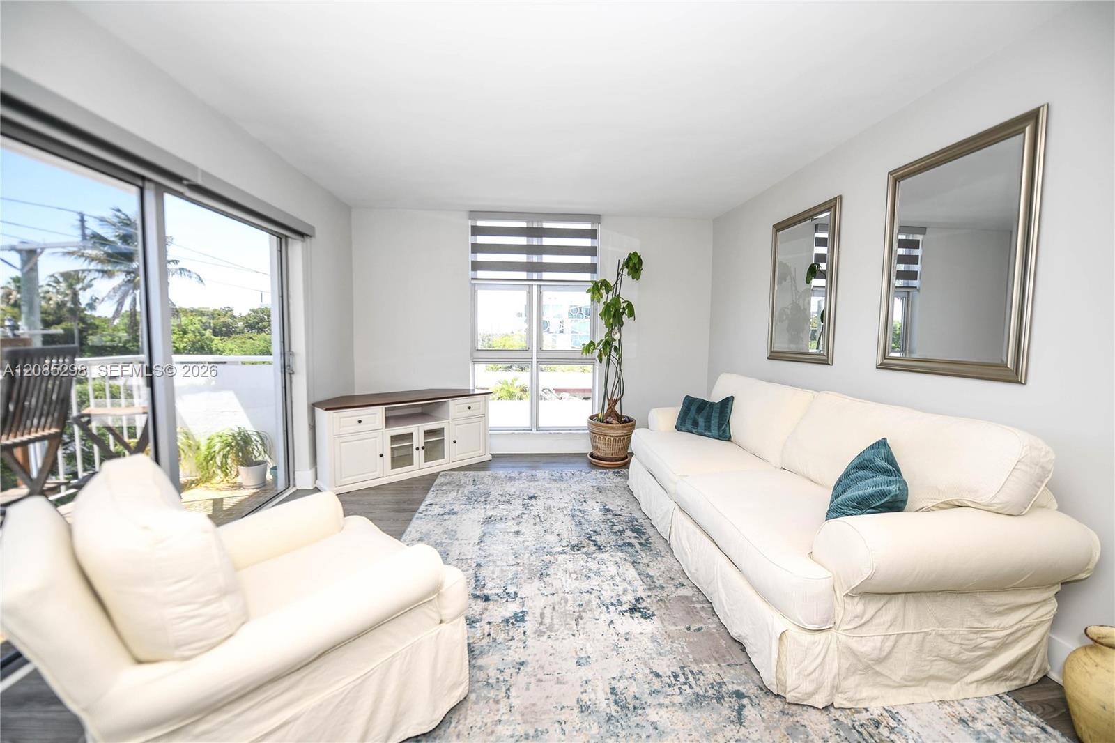 8305 Crespi Boulevard 4d Property Photo 2