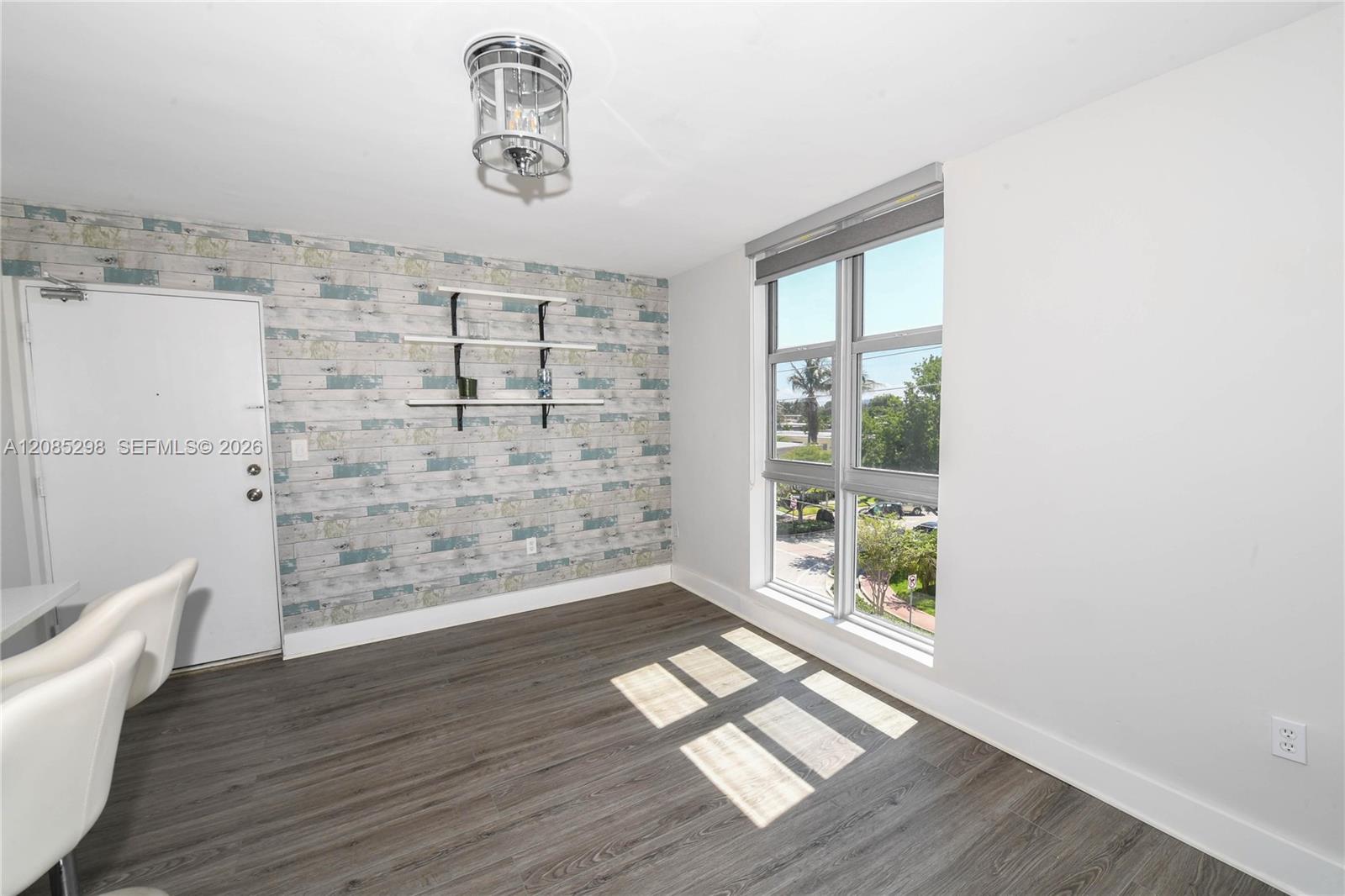8305 Crespi Boulevard 4d Property Photo 6