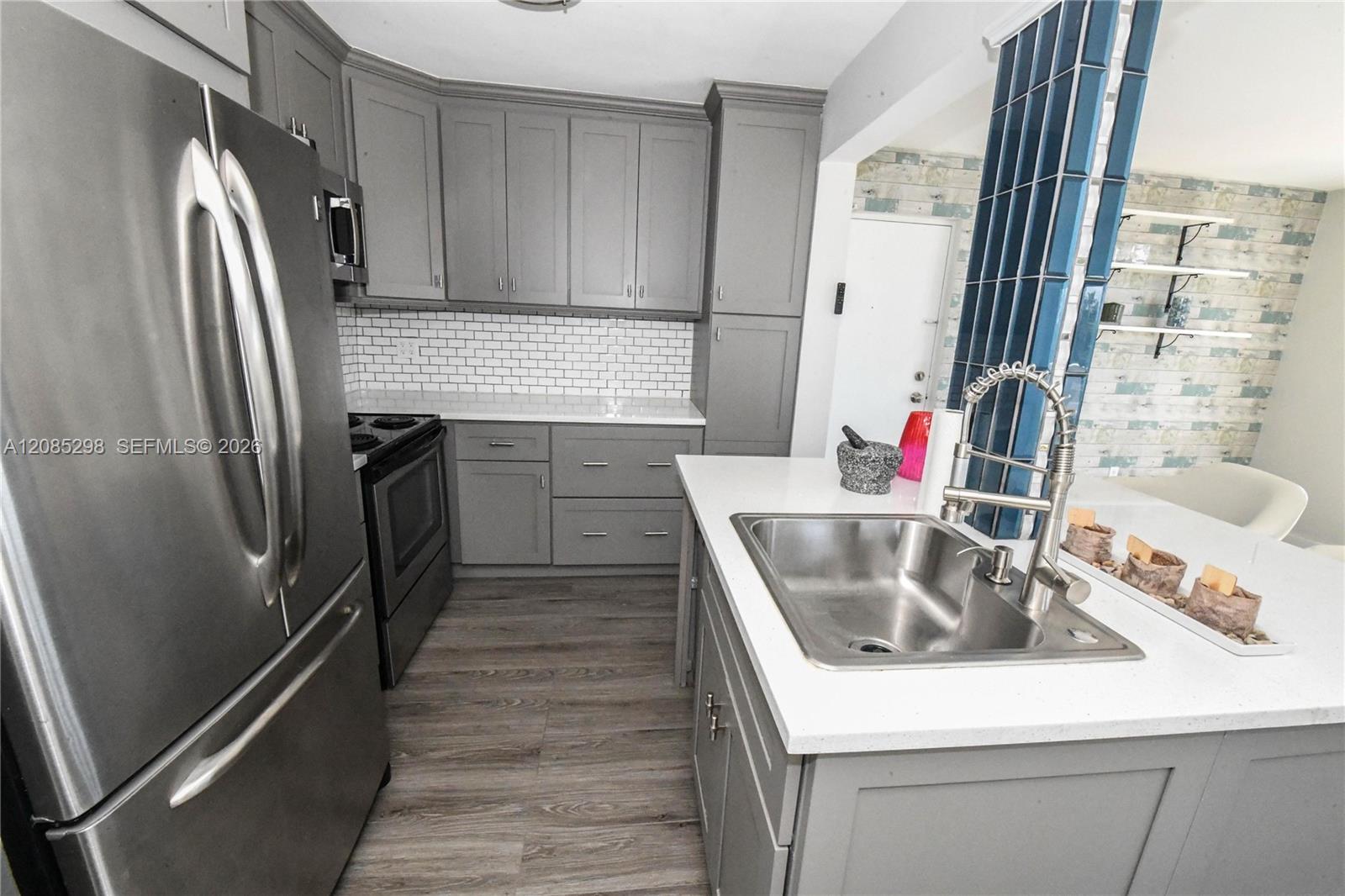 8305 Crespi Boulevard 4d Property Photo 10