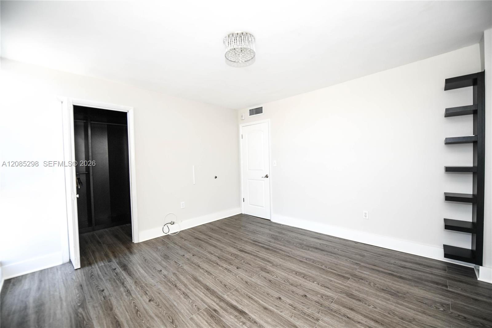 8305 Crespi Boulevard 4d Property Photo 14
