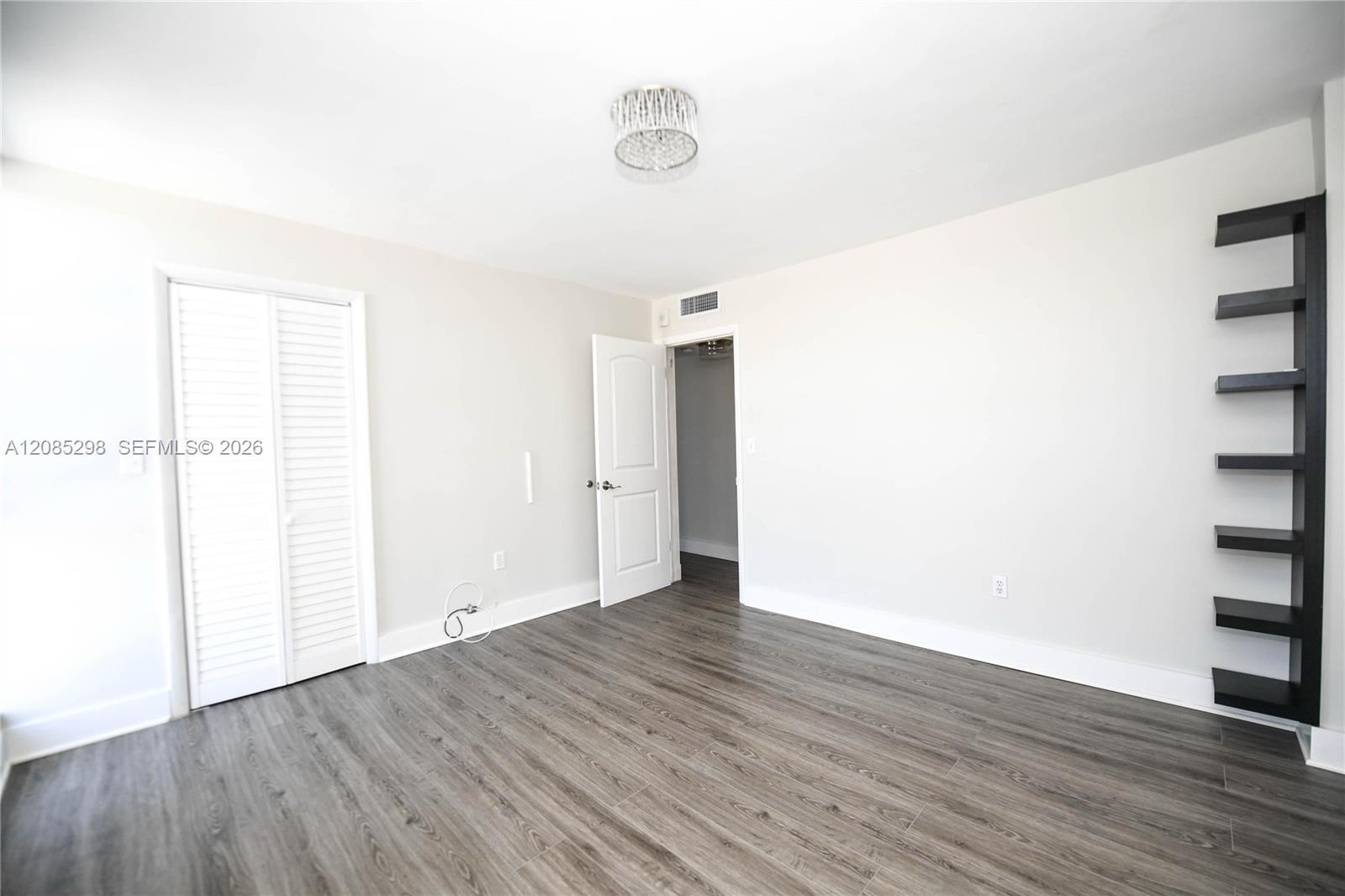 8305 Crespi Boulevard 4d Property Photo 16