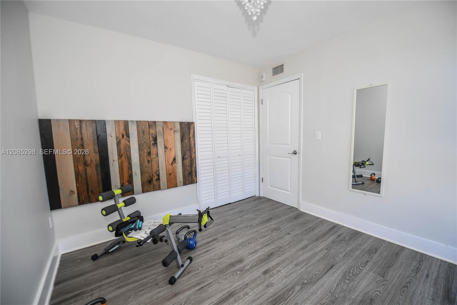 8305 Crespi Boulevard 4d Property Photo 21