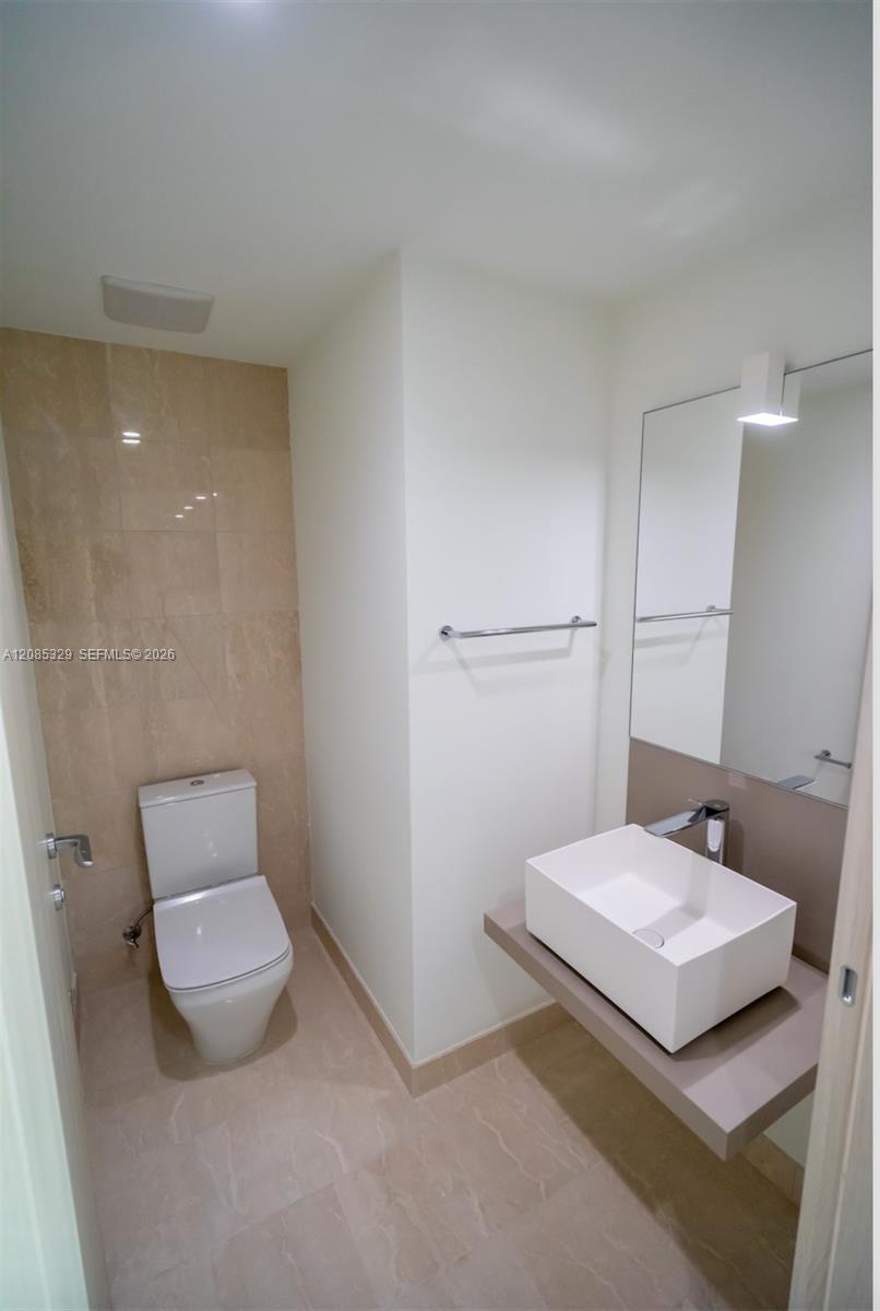 1000 Brickell Plaza 2106 Property Photo 13