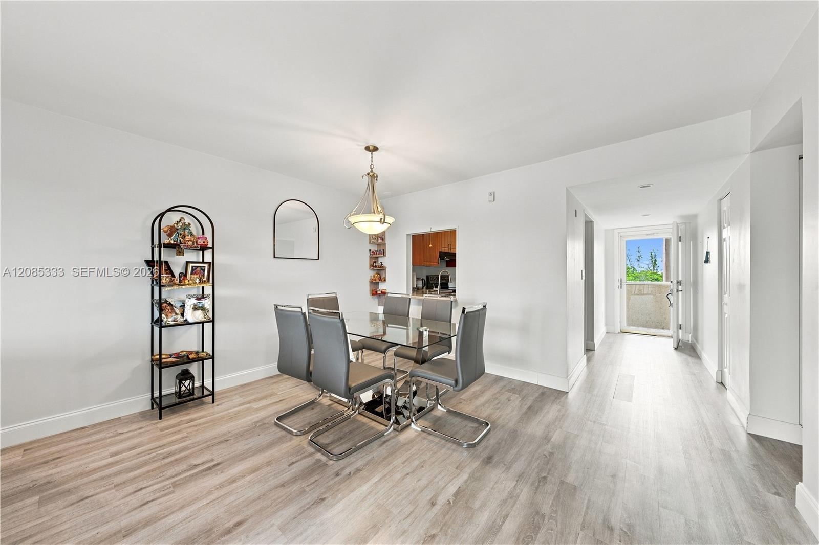 3930 Inverrary Boulevard 602-d Property Photo 3