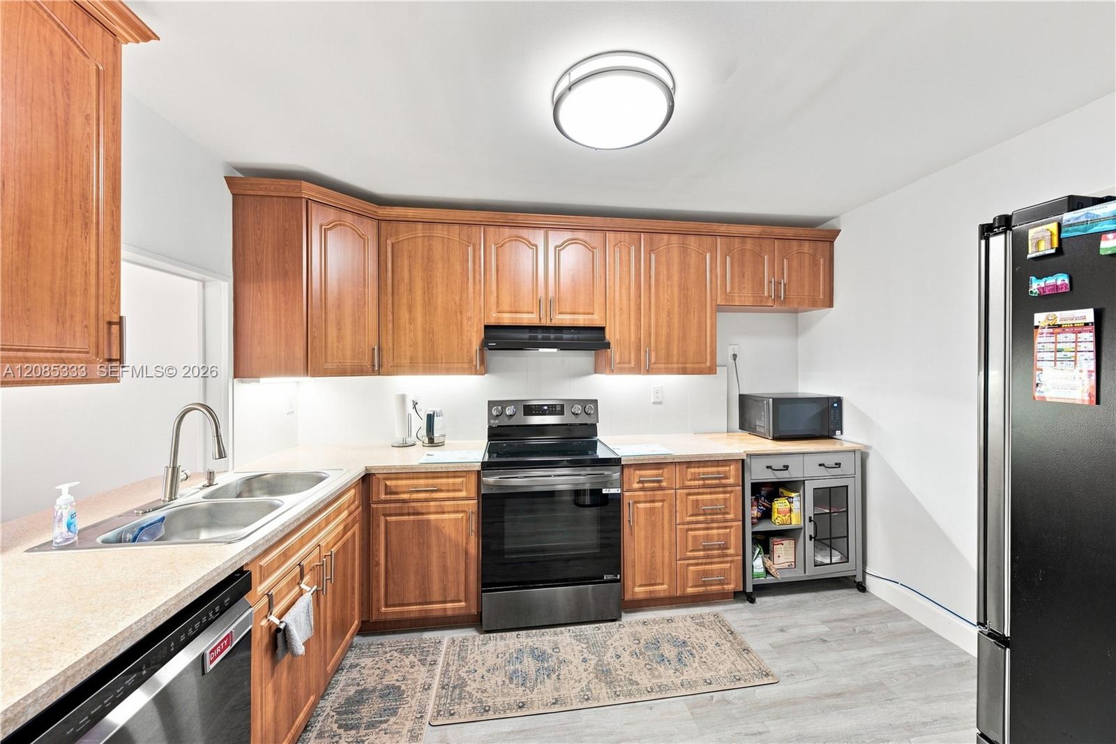 3930 Inverrary Boulevard 602-d Property Photo 4