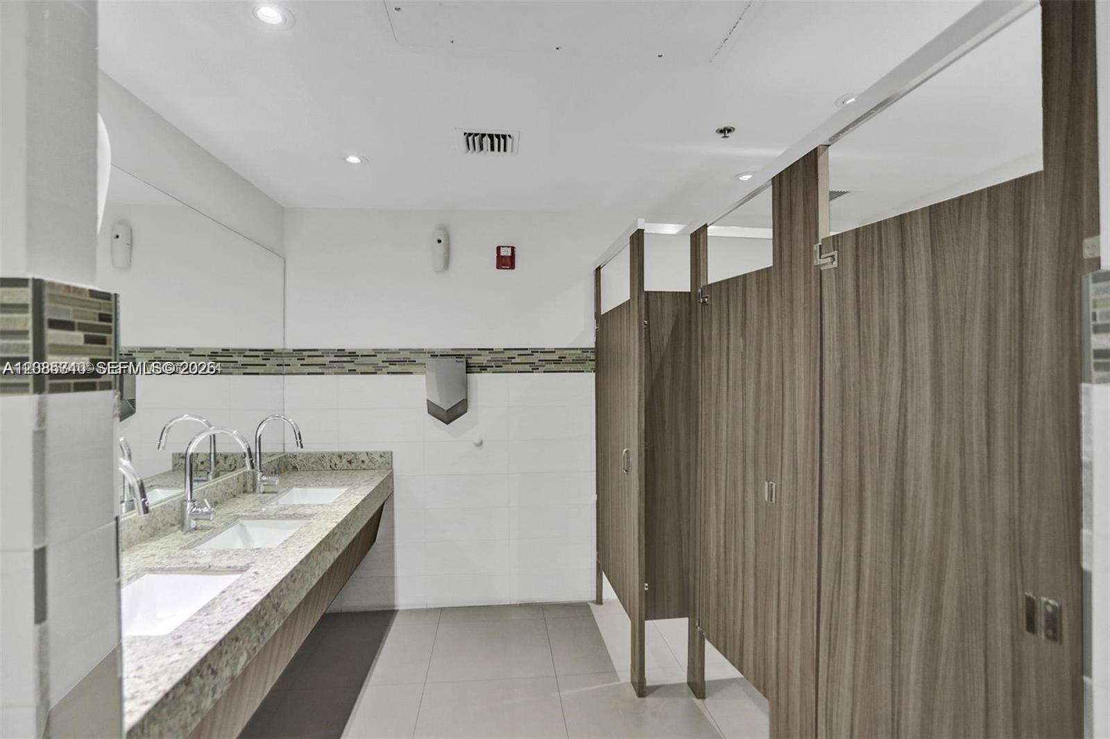 2870 Stirling Road Property Photo 25