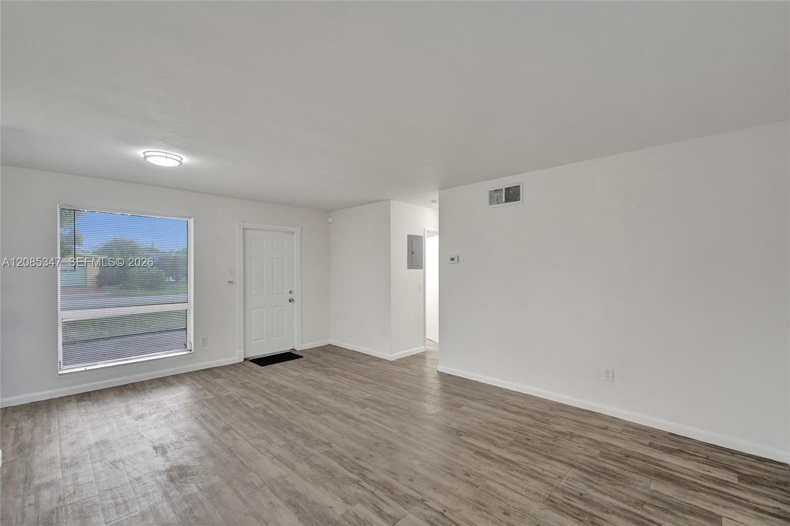 3751 Nw 25th Street Property Photo 5