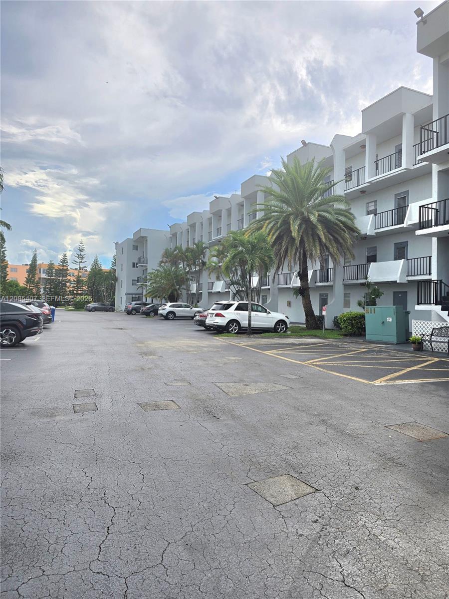 3000 E Sunrise Lakes Drive 108 Property Photo 1