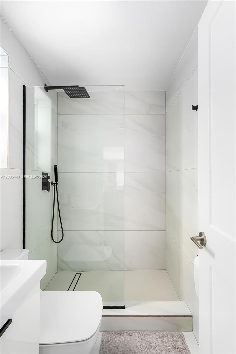 719 W 51st Street Property Photo 18