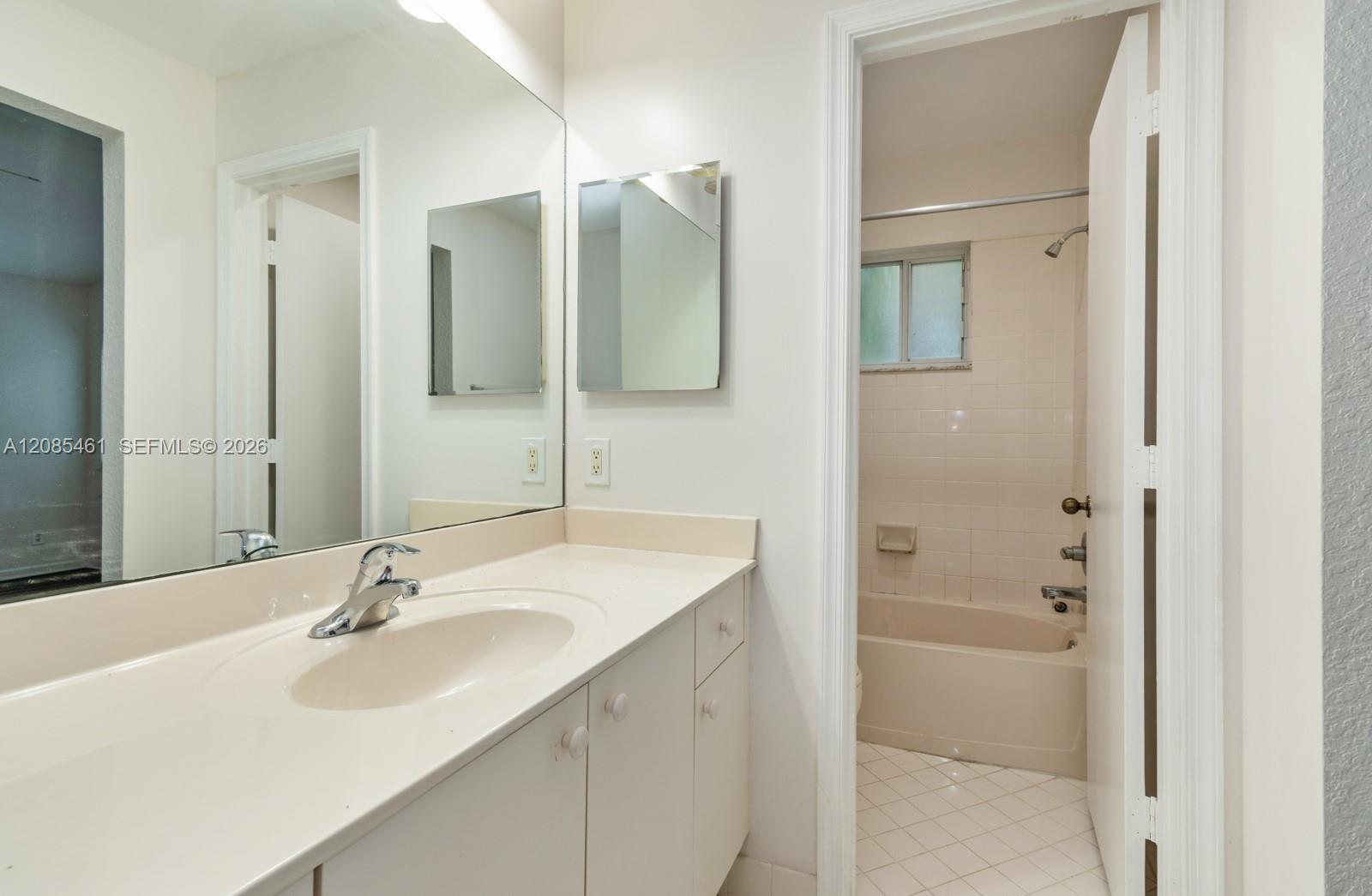 1211 Golden Cane Drive Property Photo 14