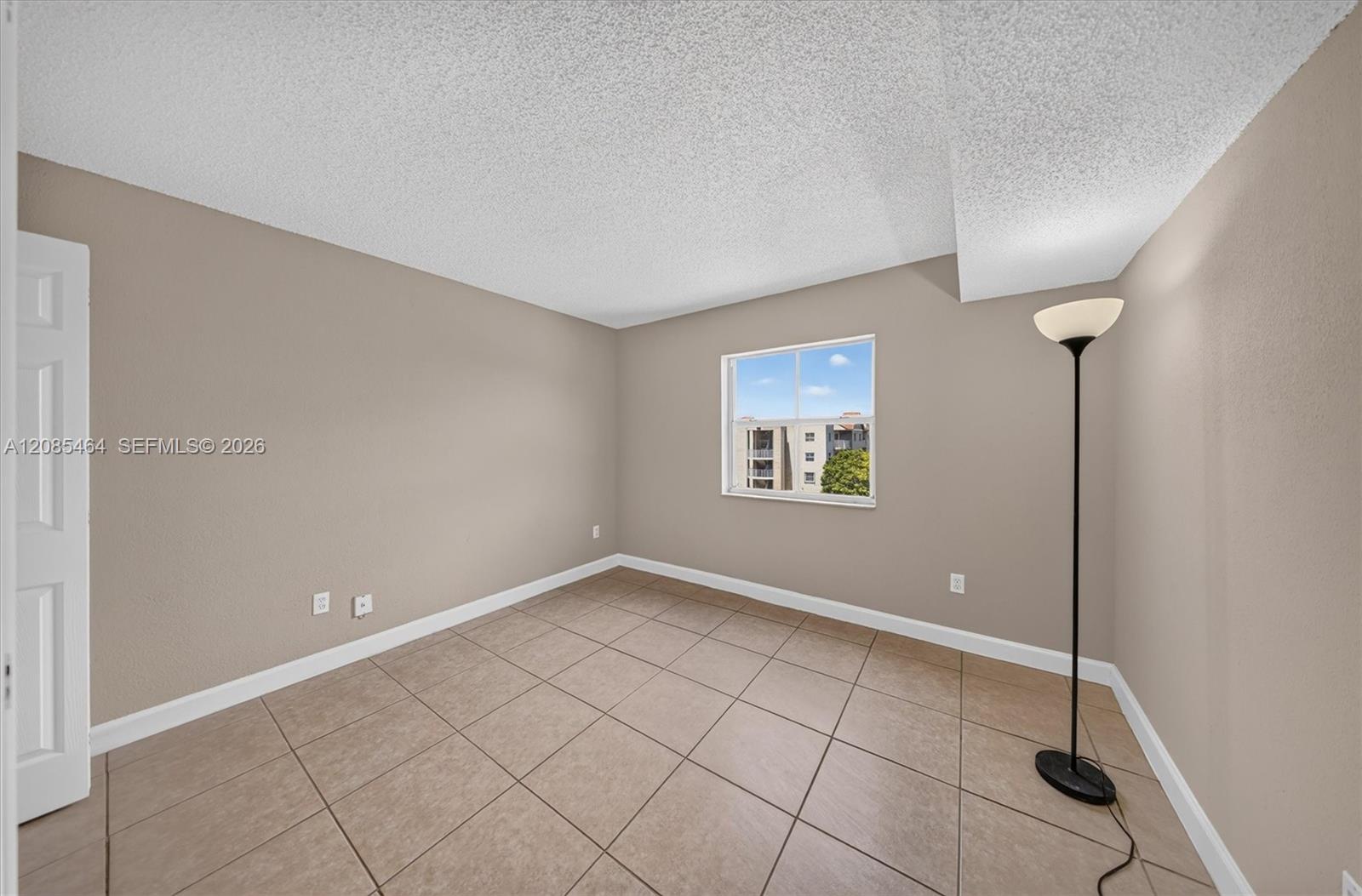 A12085464 Property Photo 11