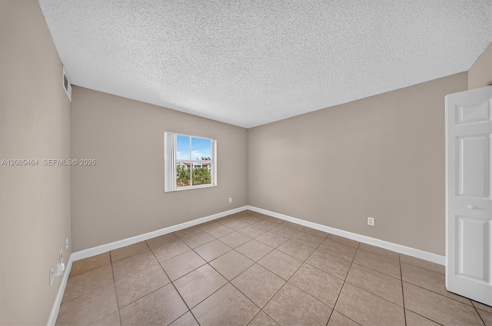 A12085464 Property Photo 13