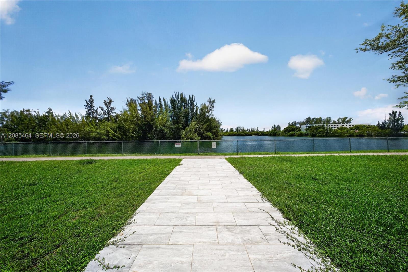 A12085464 Property Photo 28