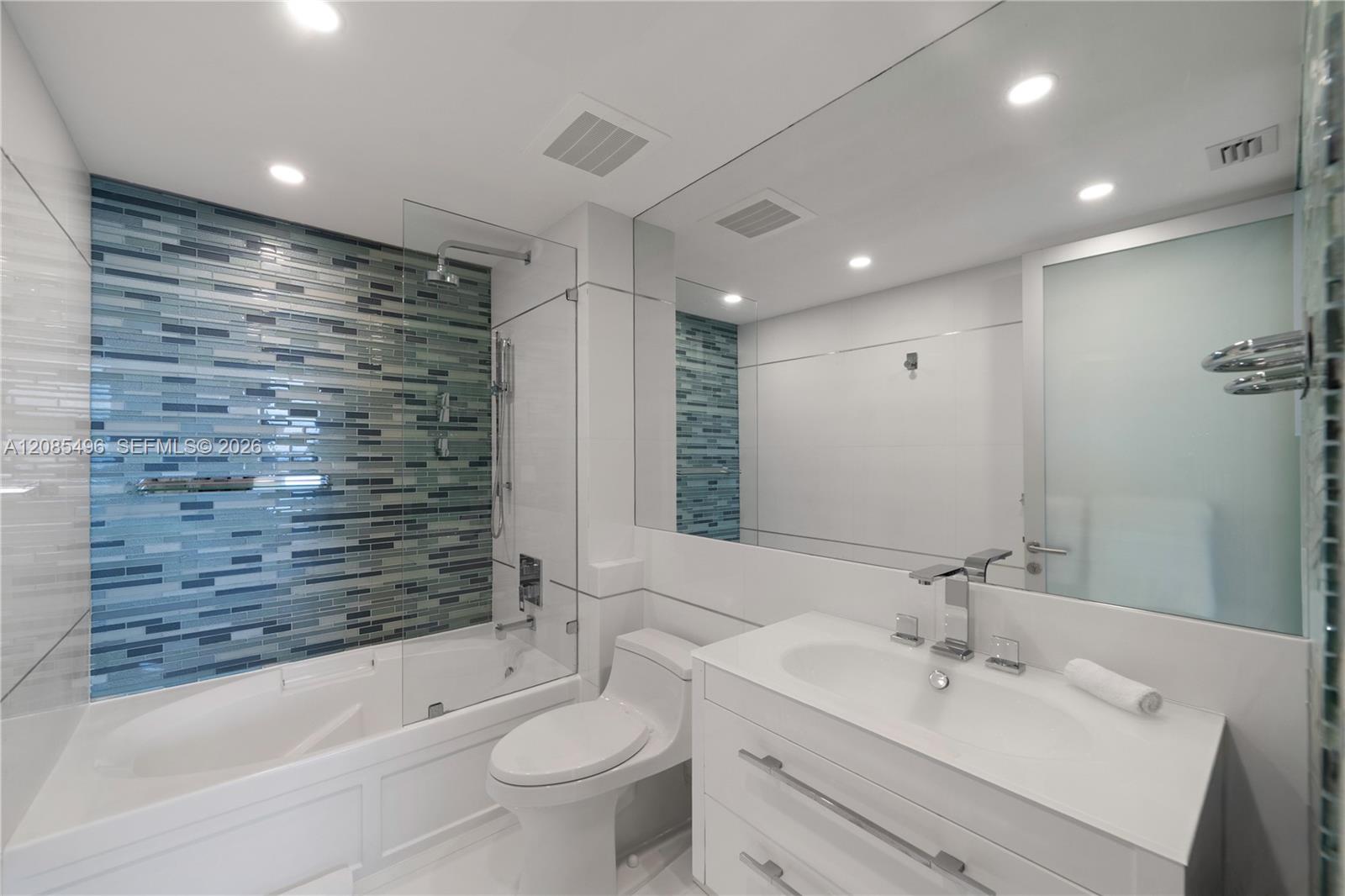 17875 Collins Avenue 3406 Property Photo 23