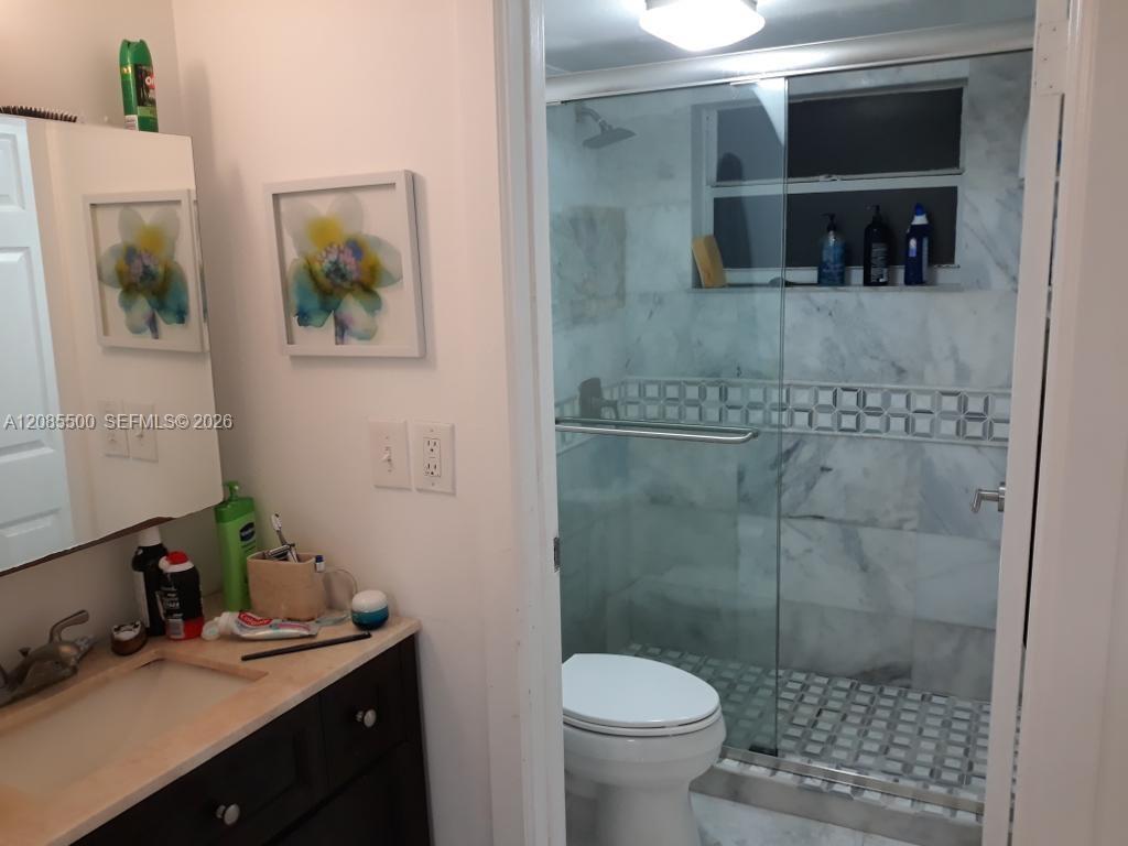 8100 Byron Avenue 504 Property Photo 14