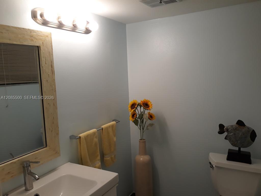 8100 Byron Avenue 504 Property Photo 15