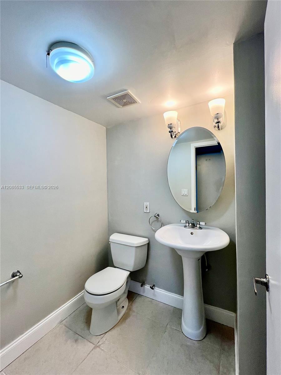 10101 E Bay Harbor Drive 301 Property Photo 14